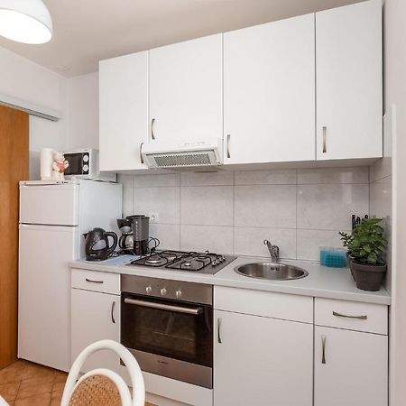 Rina B4 Appartement Poreč Buitenkant foto