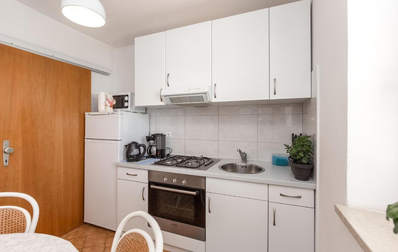 Rina B4 Appartement Poreč Buitenkant foto